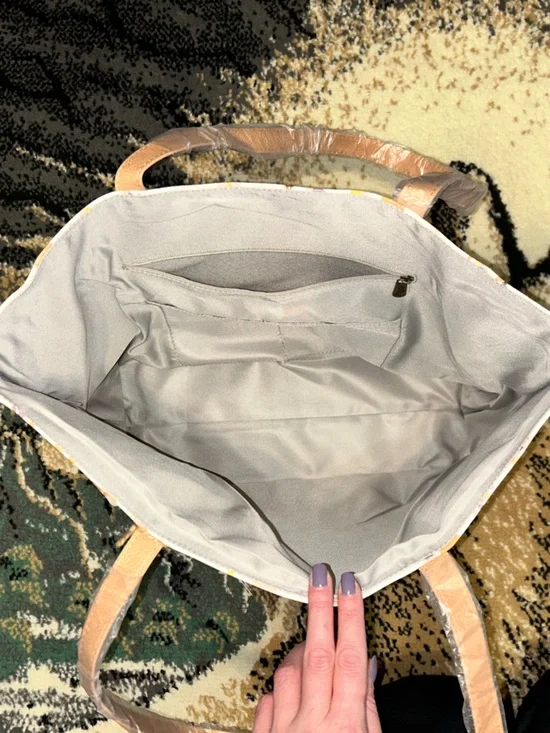 Modern Tote - Picture 6 of 7